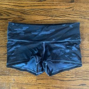 Lululemon shorts blue camo